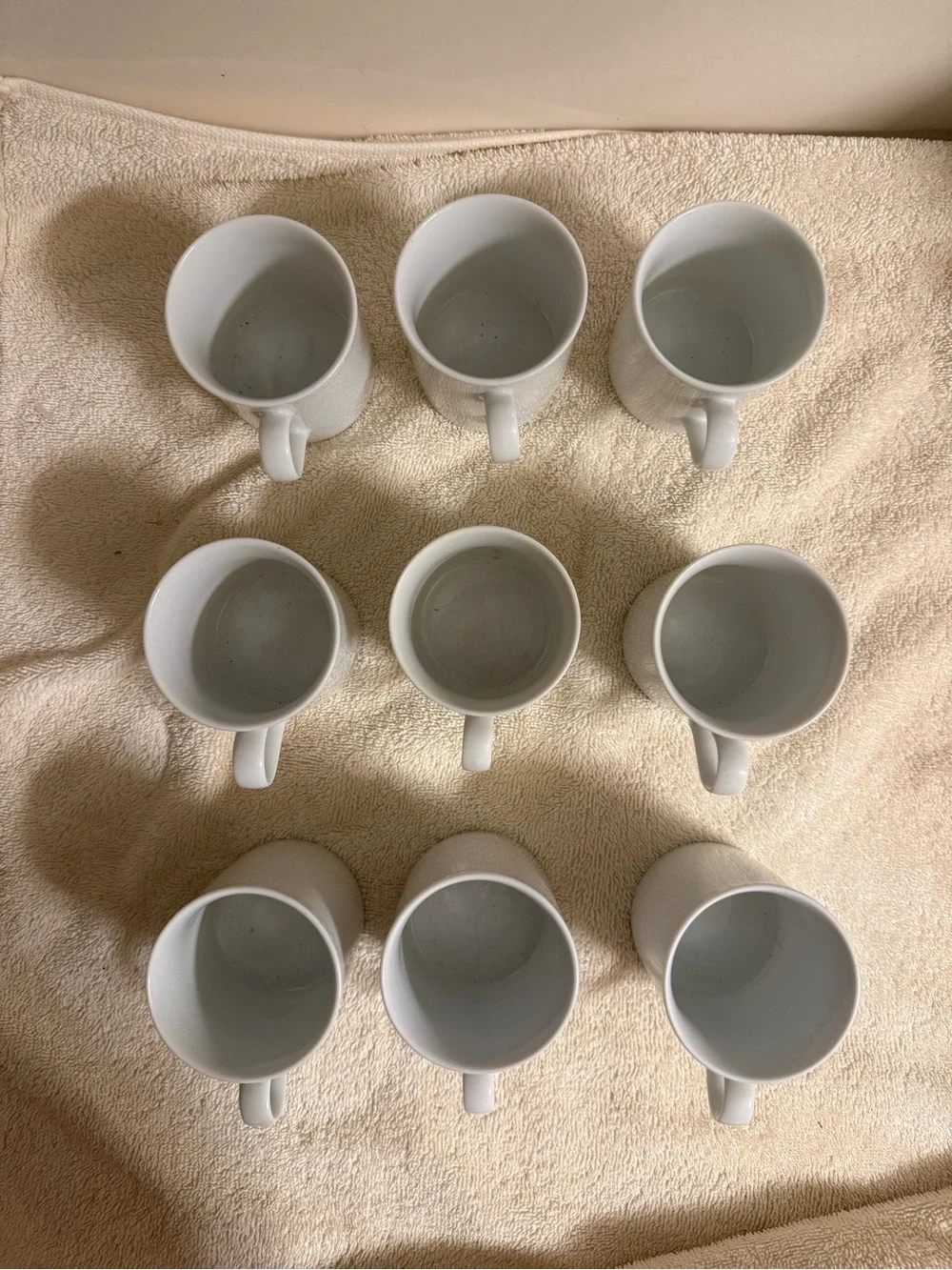 Set of 2 Crate&Barrel White Staccato Ceramic Coffee Tea Mug Scalloped Rim